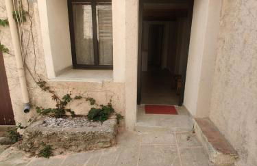 Logement neuf centre du village aux pieds du château - Foto 4