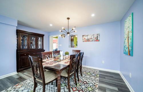 Elegant 4 Bedroom Home with Office and Parking. - Foto 1