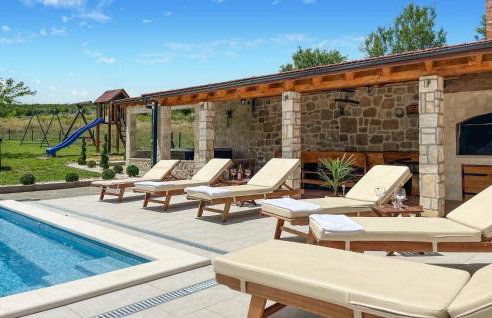 Awesome Home In Ruzic With Jacuzzi - Foto 11