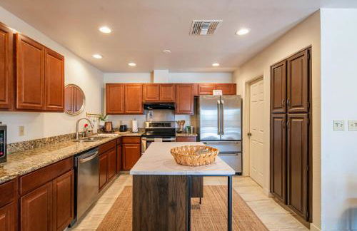 Spacious Scottsdale Villa with Pool, Golf, Game Room, and Two Master Suites - Foto 3