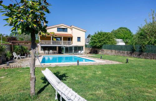 LE LLAR casa con 2 PISCINAS 1 CLIMATIZADA INTERIOR muy cerca de Santiago de Compostela - Foto 1
