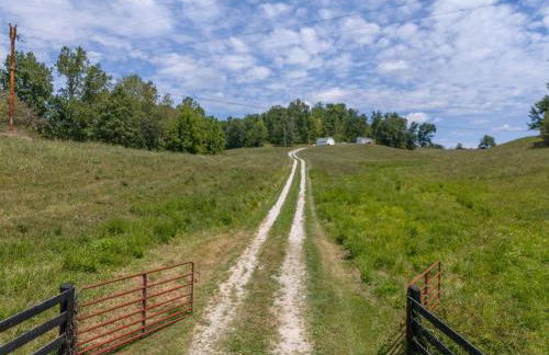 WiFi Firepit Fishing Pond - FarmView - Foto 65