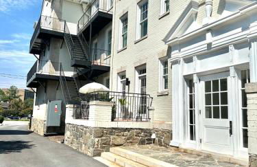 Luxe Suite - Comfort - King Bed and Free Parking - Foto 10