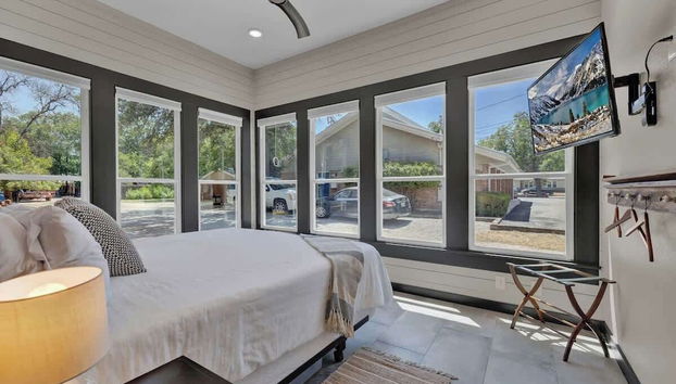 Walk to Schlitterbahn With Firepit - Foto 4, Habitación