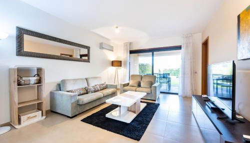 CoolHouses Algarve, Luz 2 bed elegant flat, private pool & garden, SPA facilities, Mar da Luz 19 - Foto 2