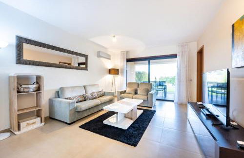 CoolHouses Algarve, Luz 2 bed elegant flat, private pool & garden, SPA facilities, Mar da Luz 19 - Foto 2