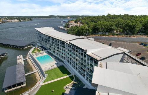 Topsider Condo w/ Stunning Lake Views, Shuffleboard & King Beds - Foto 71