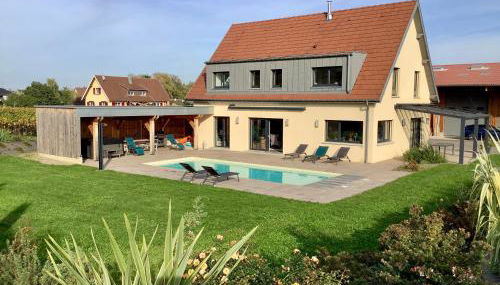 Superbe Maison Jacuzzi+Piscine au cœur des vignes - Foto 1, Garden, sunbed