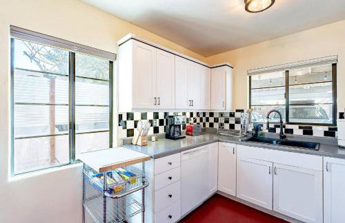 Hawthorne Manor | 3BD in Central Tucson w/ Patio - Foto 17