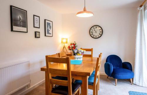 Splendid House Great Location to WAVE Surf & South West Water Park - Super Garden By STAE-Homes - Foto 6