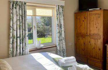 A spacious hidden gem with hot tub, lovely garden & views - Foto 15