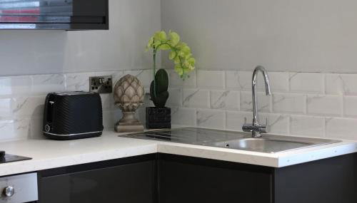 Comfort 2BR By Eason Stays Short Lets Denton - Foto 5, Other