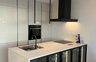 Apartment Touch The Sky Split - Photo 9