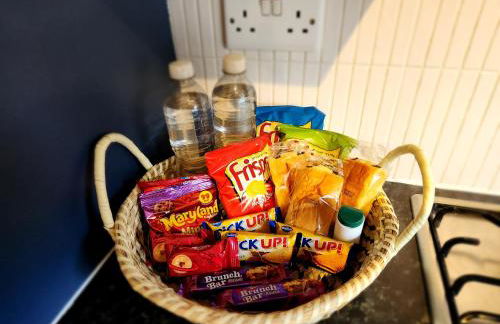 Modern Home2Home - Easy Centre Access & Free Parking - Foto 26