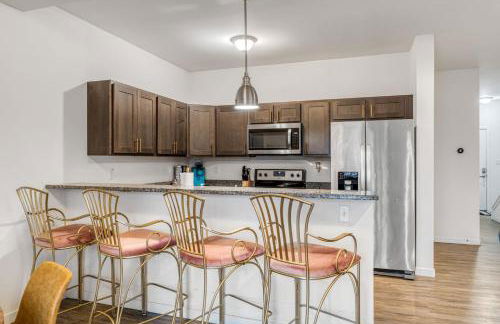 Spacious 2 bedroom/2.5 bathroom Townhome - Foto 47