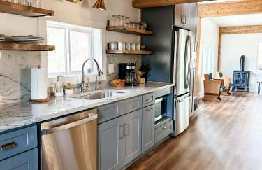 Lakeside Cabin - Serene Retreat with Lake Monroe Views and Wraparound Deck in Brown County - Foto 29