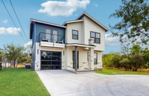 Modern Living in Texas! Home 2 Blocks to Lake LBJ - Foto 20