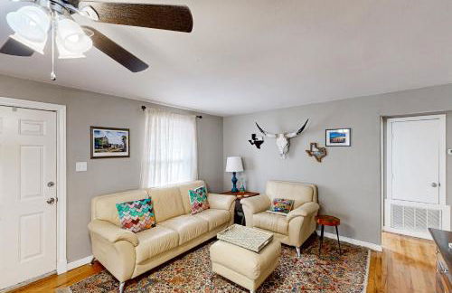 Play Room, Patio and Fire Pit! Cozy Kerrville Home - Foto 5