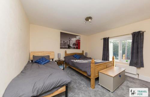 Rocester Rest close to Alton Towers & JCB, Netflix - Foto 1