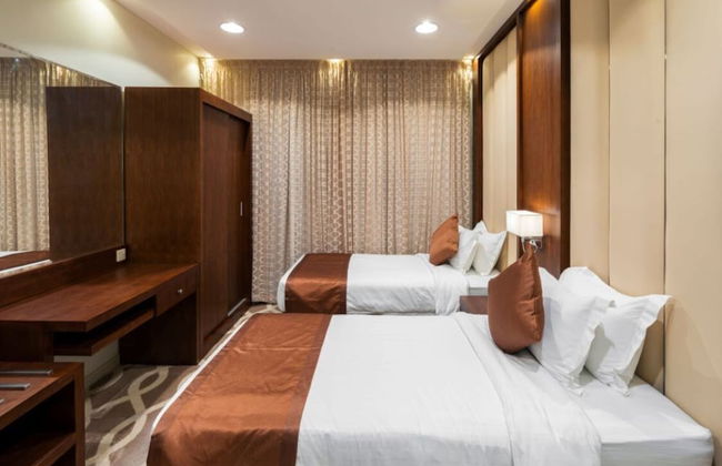 Ninety Two - Photo 2