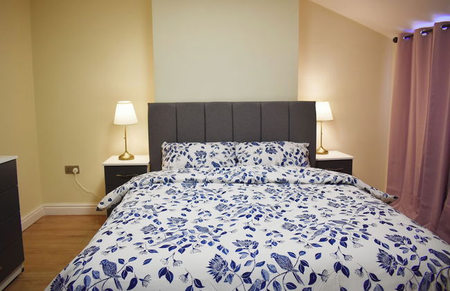 Bedroom in Apartment Walkable china town - Photo 6