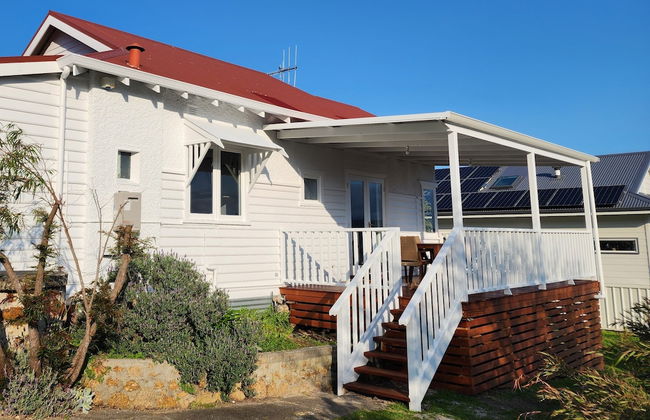 Bay Vista Cottage by the BnB Collection - Photo 25