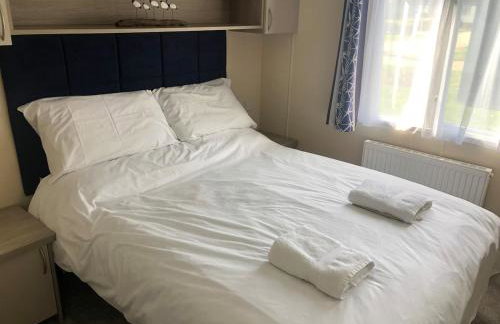 Relaxing Retreat with Hot Tub - Photo 21