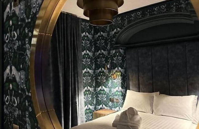 Secret Suites Lancaster - Photo 7