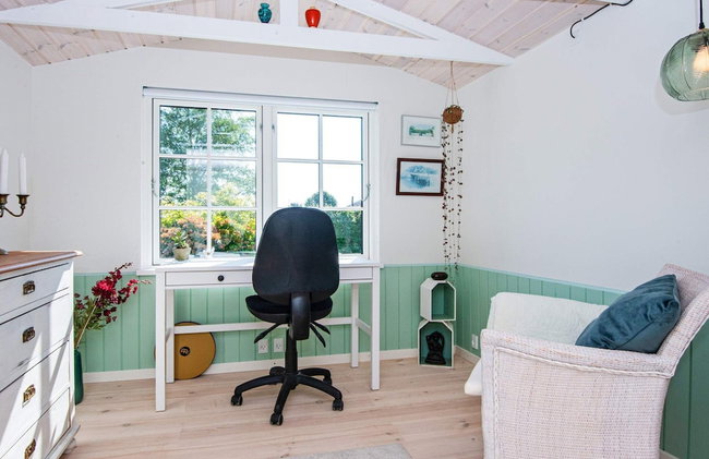 4 Person Holiday Home in Malling - Photo 8