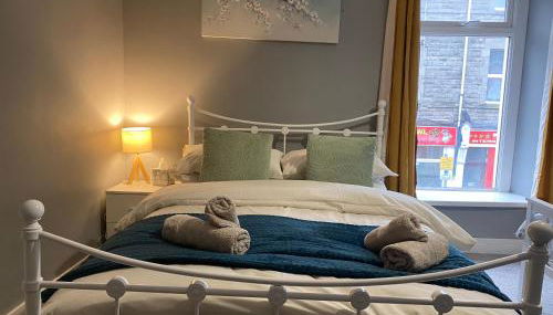 2 Bed Flat - Sleeps 6 - Pets - Parking - Wifi - Foto 5