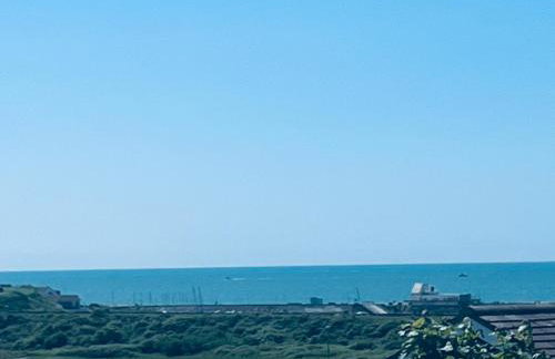 Studio Cabin Retreat with Hot Tub Sea and Downs views in Seaford with own garden - Foto 5