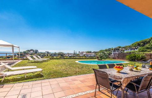 Lovely Home In Sant Cebrià De Vallalta - Foto 12