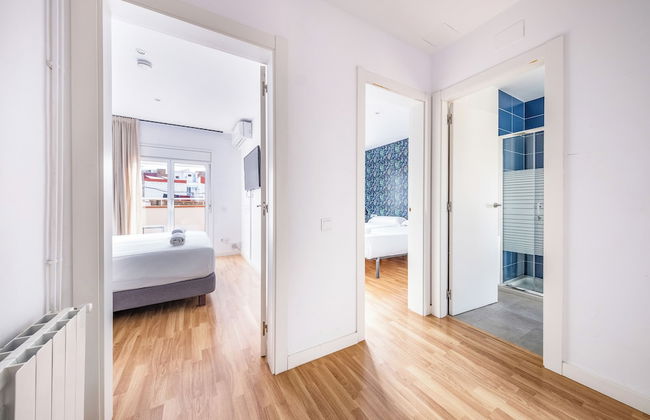 AinB Barcelona Sants Apartments - Photo 36