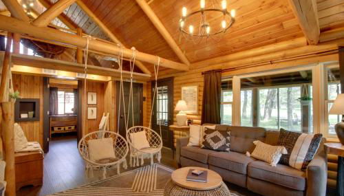 1 Mi to Beach and Lake Breezy Point Cabin with Yard! - Foto 4