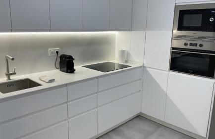 Piso de lujo en primera linea de playa y garaje - Photo 3