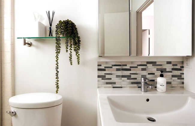 Mid-century Gem w Secret 4th Bedroom Near Downtown - Foto 51