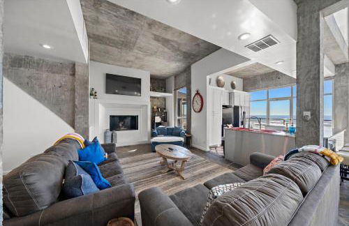 Oceanfront Experience - Photo 7