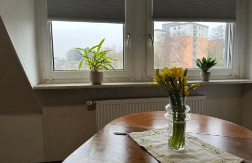 Dachgeschosswohnung im 3-Städteeck - Foto 4