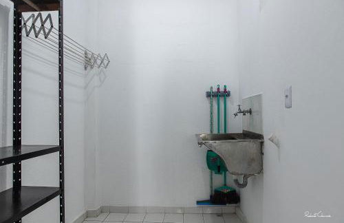 APART STUDIOS PONTAL - Aeroporto a 300 m - Praia 1,5 Km - Centro 2,5 Km - Cozinha Privativa - Mercado GBARBOSA e Padaria 450 m - Próx diversos Comércios a pé - Ar condic - Studios de 15 a 38 m2 Bem Equipados e Funcionais - Ideal Turismo e Trabalho - Foto 116