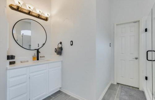 Luxurious Home w Cinema Room & Private Pool - Foto 29