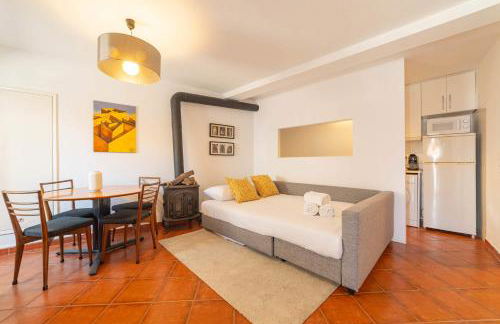 Charming Classic-Rustic Retreat in Historic Lisbon - Photo 1