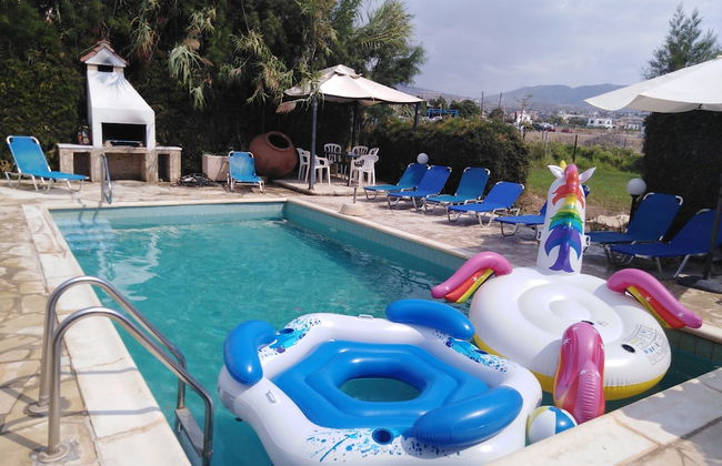 Lovely six Bedroom Villa in Coral Bay - Photo 25