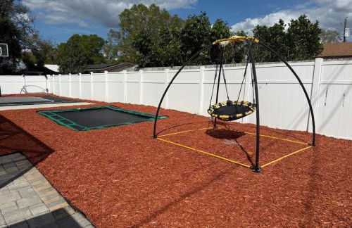 5 BR home with pool and outdoor fun - Foto 17