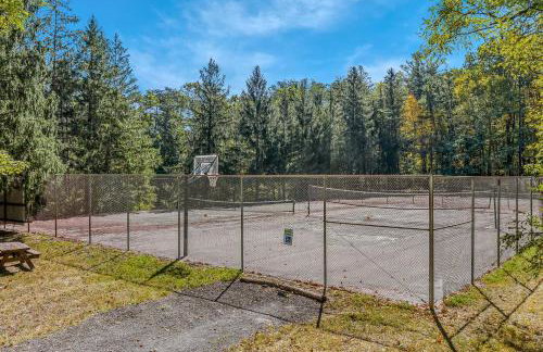 Black Forest - Wifi, Pet Friendly, Grill, Deck, Screen Porch, Family Friendly, Fireplace, Pool Access, Hiking - Foto 50