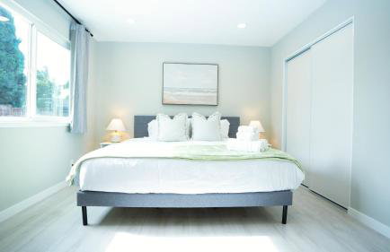 Modern Spacious 5BR Retreat -Games & Large Yard - Foto 19