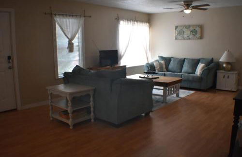 Cozy Coastal Getaway - Foto 11