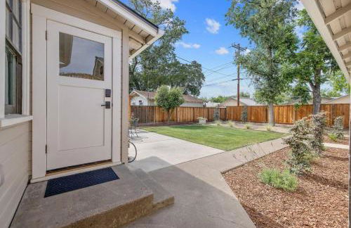 2 bed, 2 bath, historic beauty, walk downtown - Foto 56