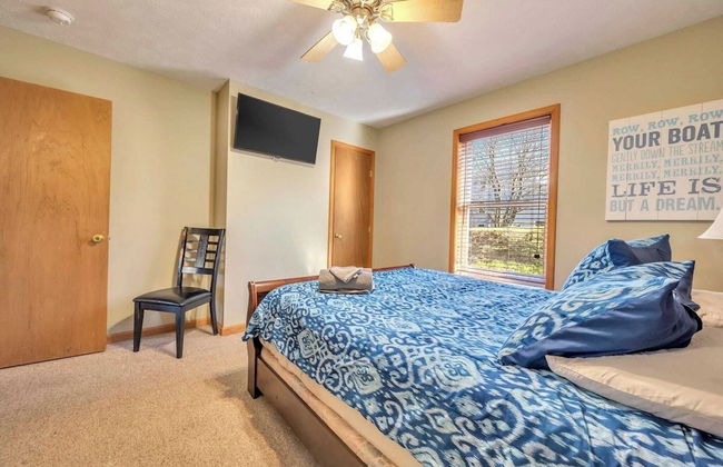 Pocono Pinnacle by Avantstay Steps to the Lake, Game Room, Large Deck - Foto 35