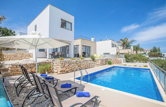 Villa Trianta - Foto 1