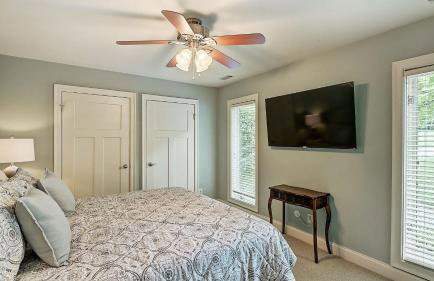 Lakefront w/ Private Dock + Hot Tub Pontoon Rental Butler Bliss by Avantstay - Foto 46